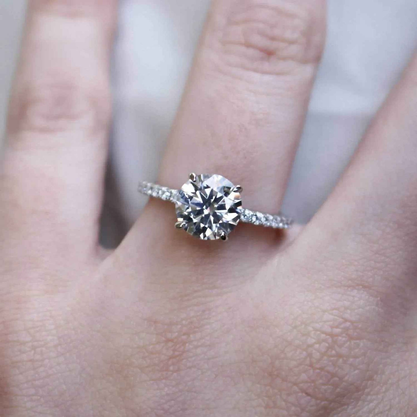 Women's 2.0ct 8.0mm Moissanite Engagement Ring
