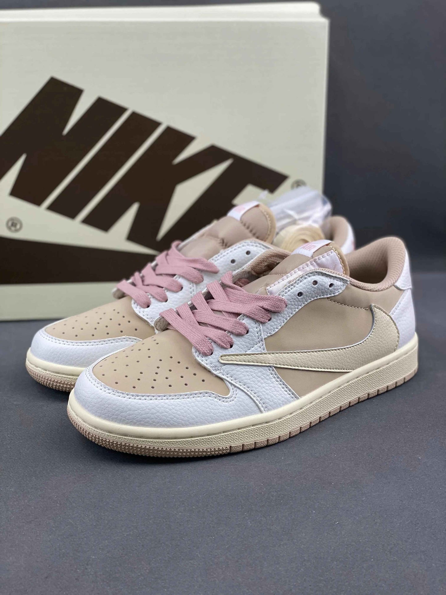 Custom Travis Scott x Air Jordan 1 DM7866-106