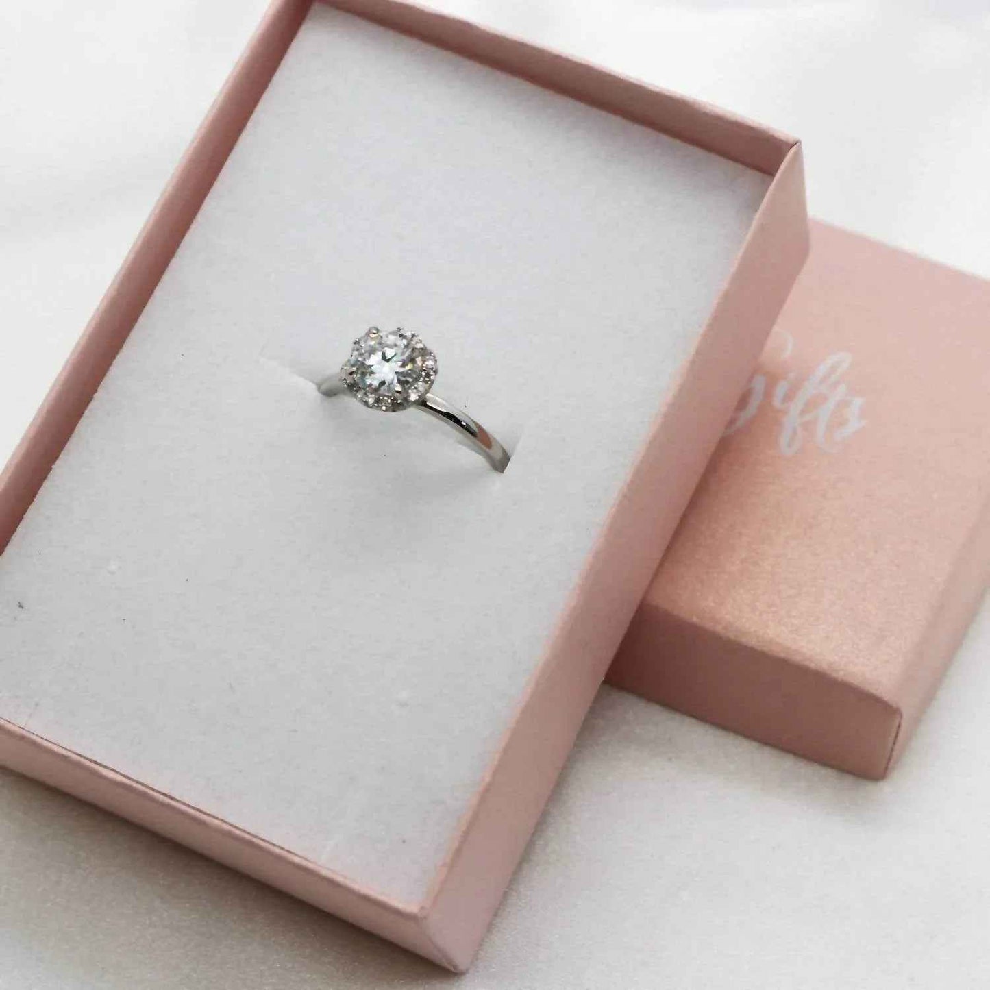Women's Moissanite Halo Flower Ring
