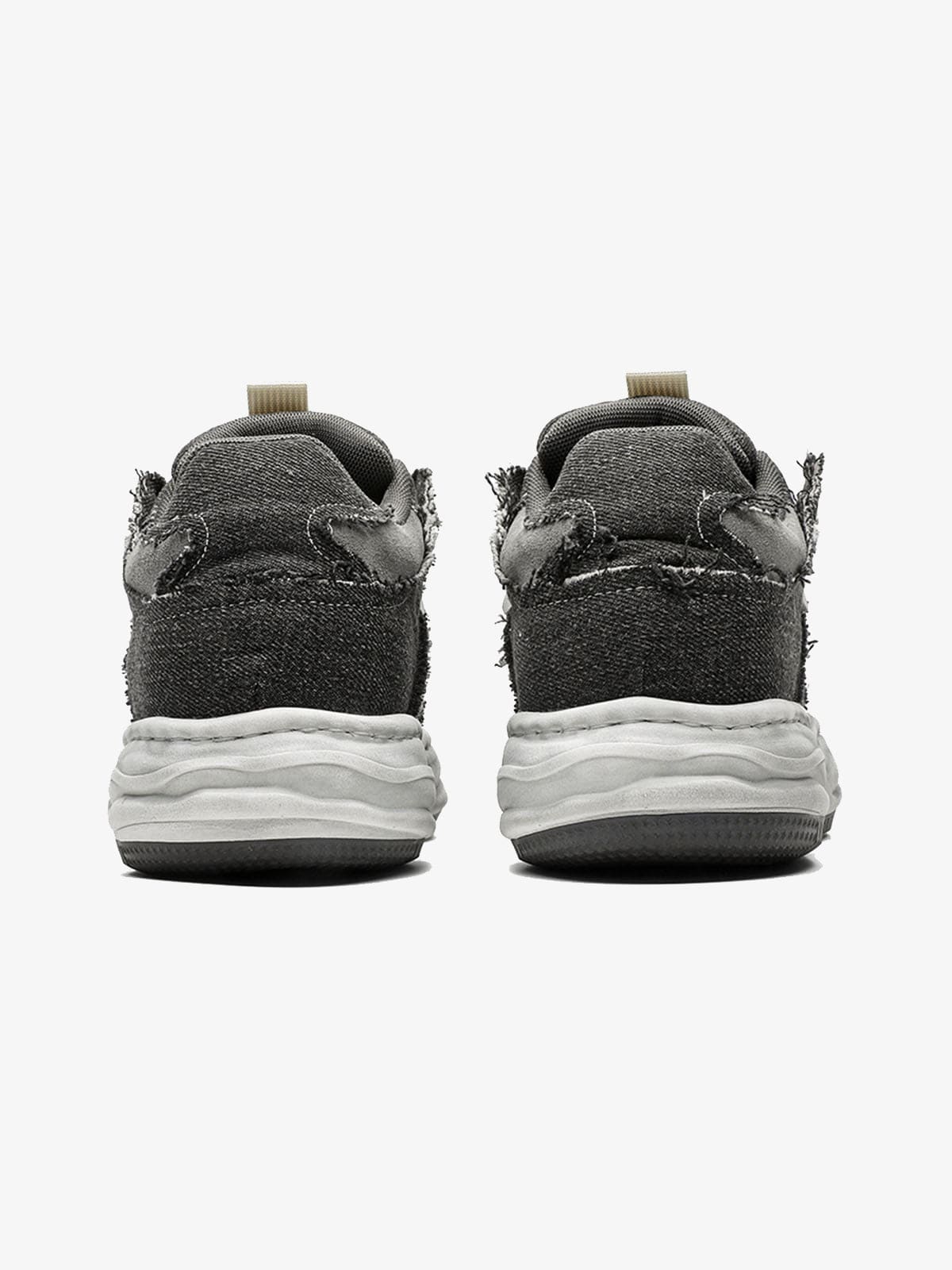 Sneakers Distressed Deconstructed