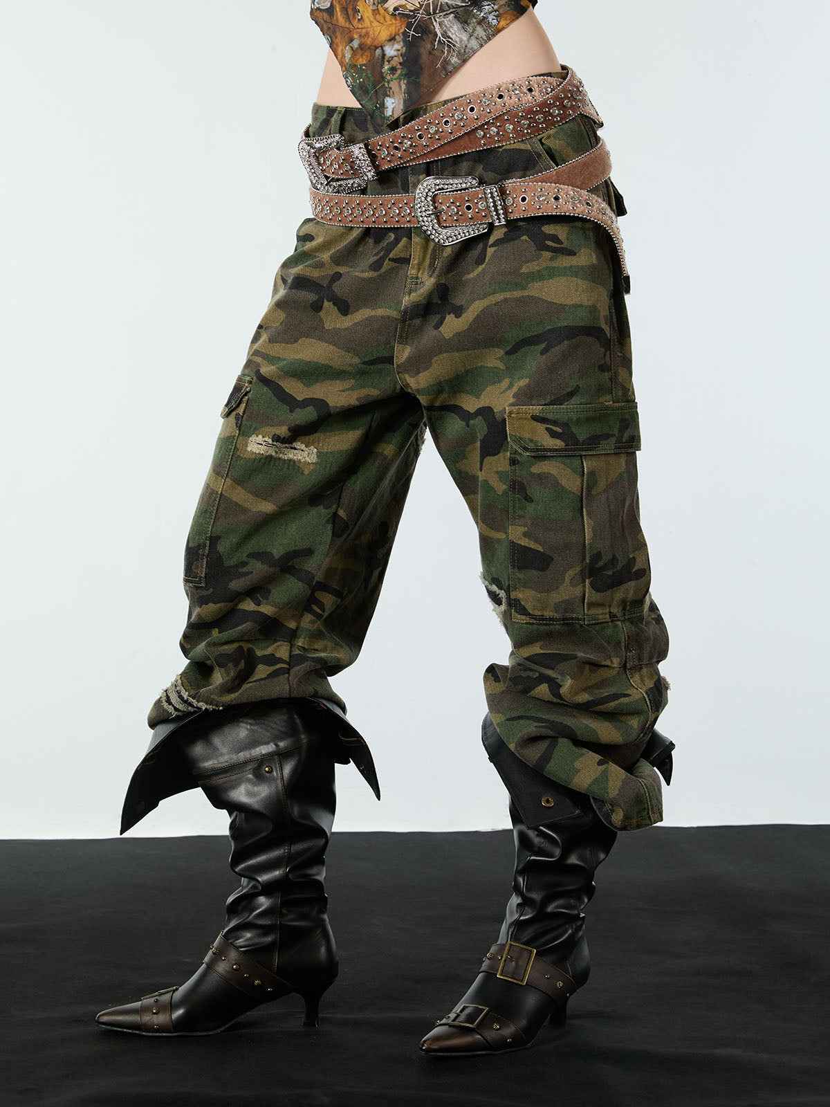 Woven Ripped Camouflage Flared Cargo Pants - 2410