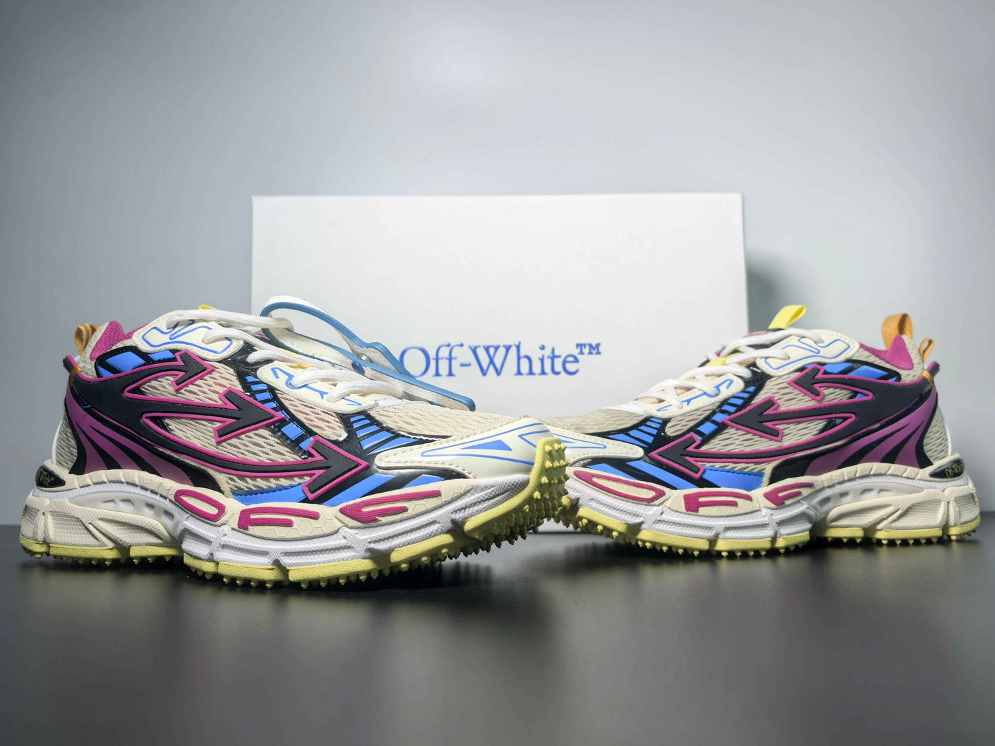 Off-White Runner 010