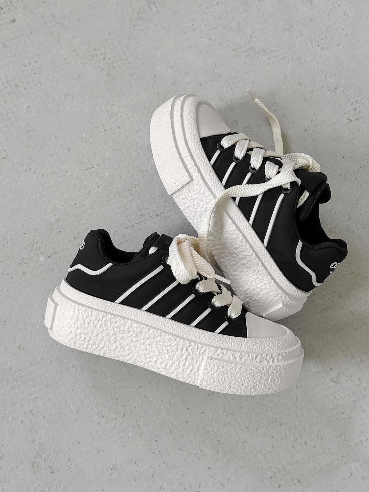 Sneakers Round Toe