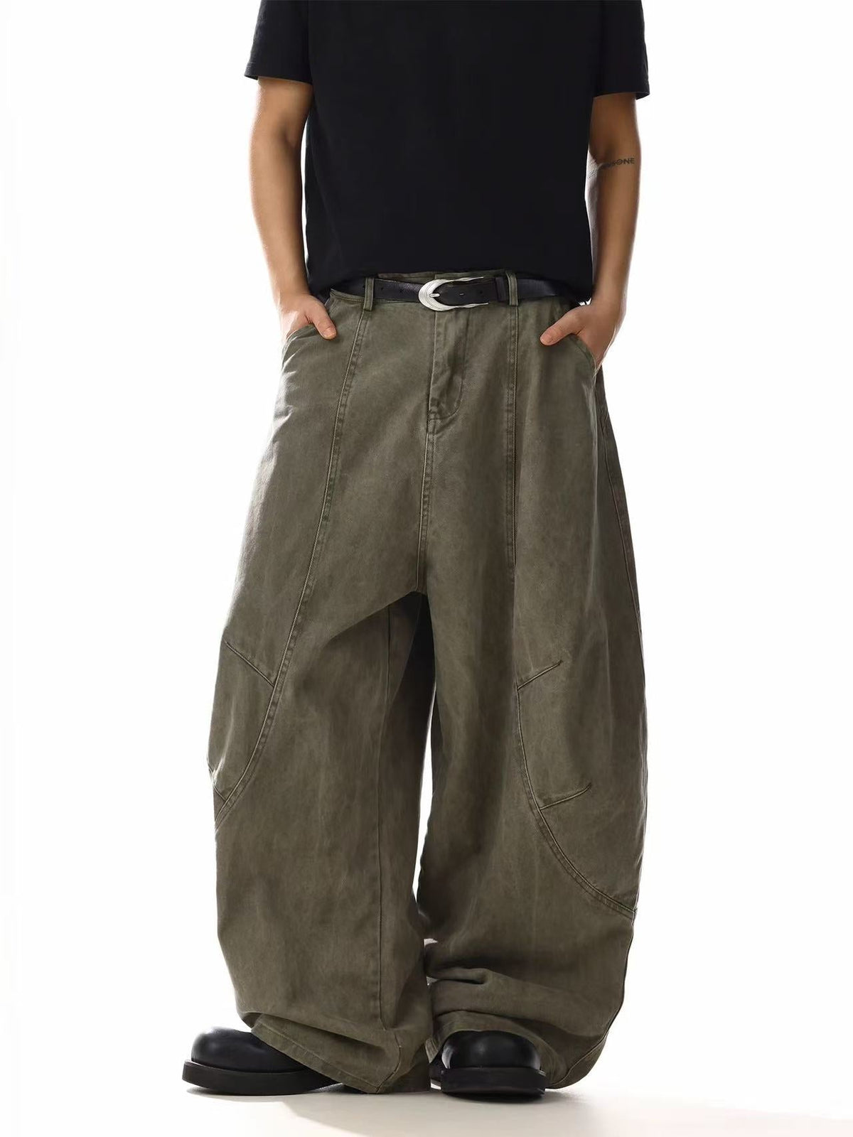 Wide-Leg Baggy Cargo Pants