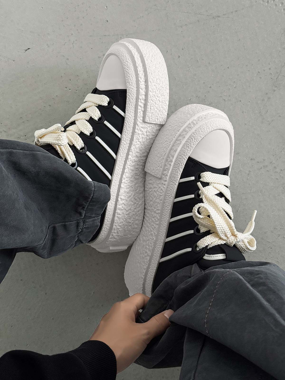 Sneakers Round Toe