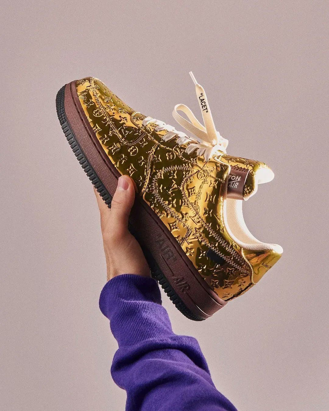 Off-White x Air Force 1 Gold 1A9VG0