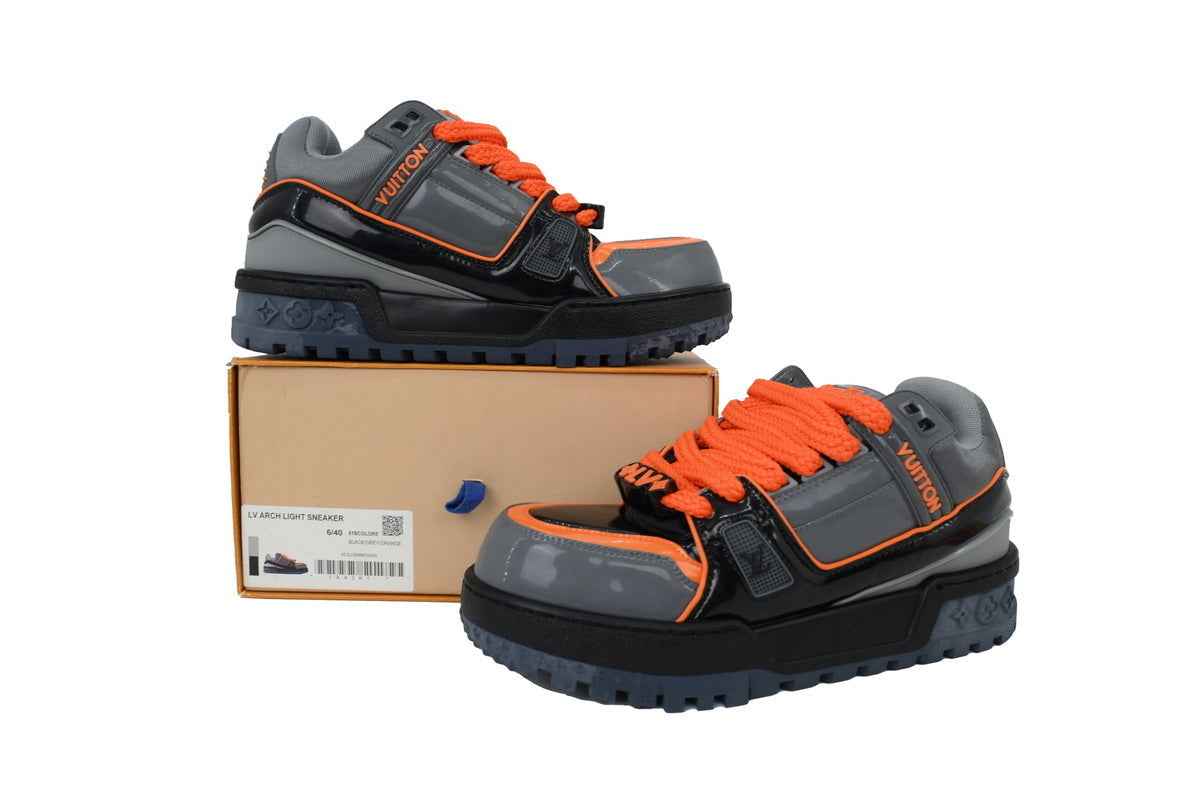 Monogram Arch Light Sneaker