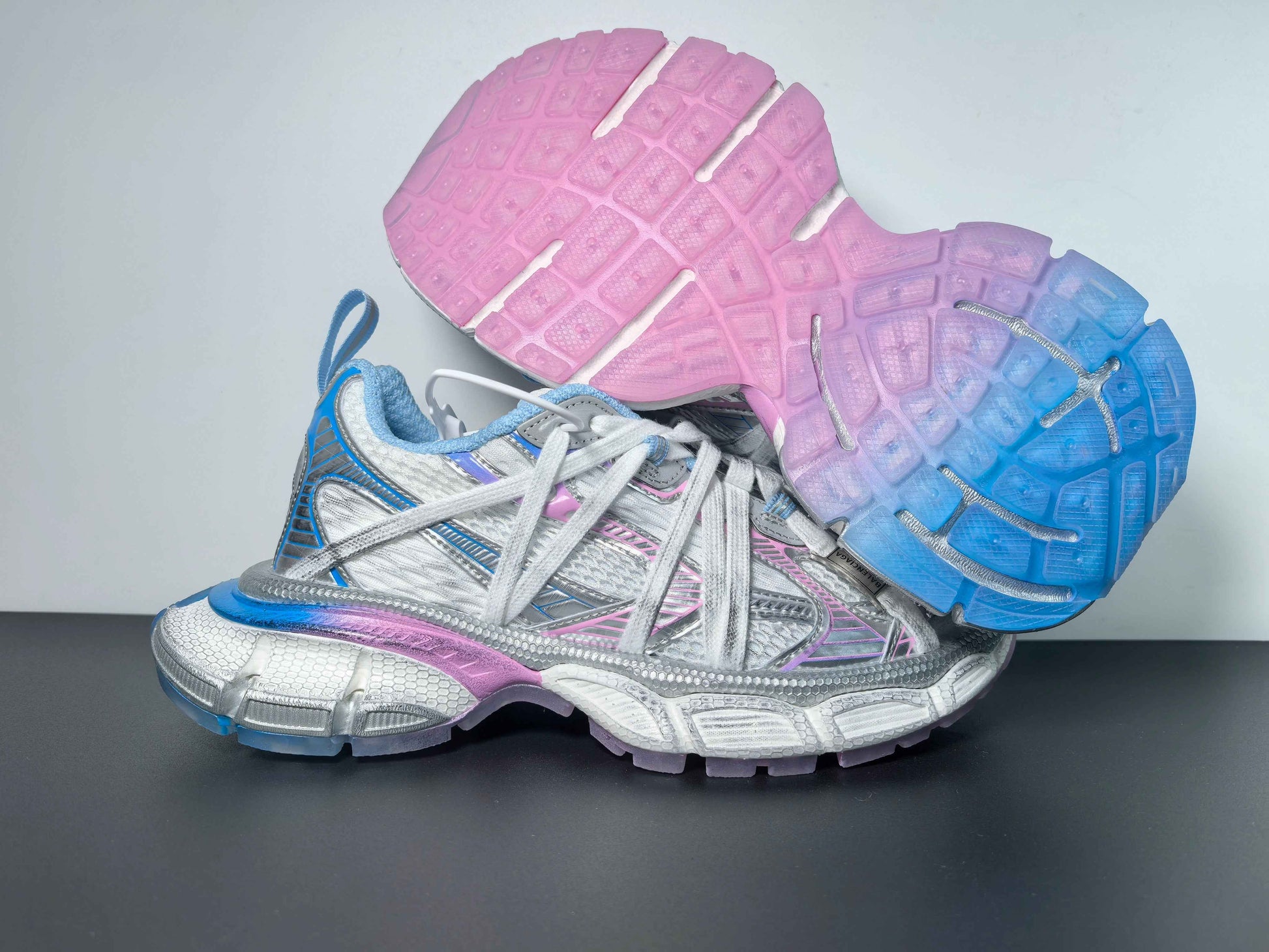 Balenciaga Runner 3XL Extreme Lace 02 balenciaga