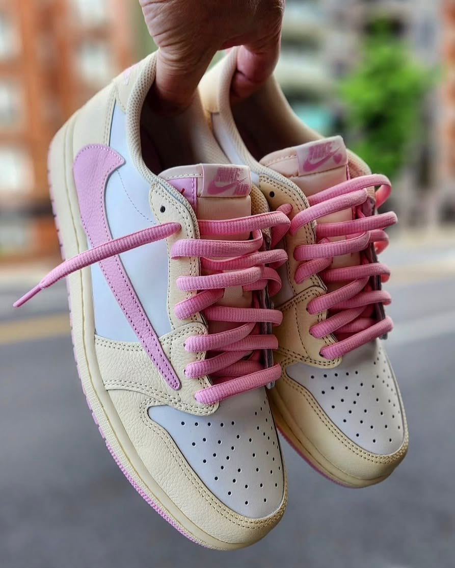 Travis Scott x Air Jordan 1 Low Soft Powder Pouring