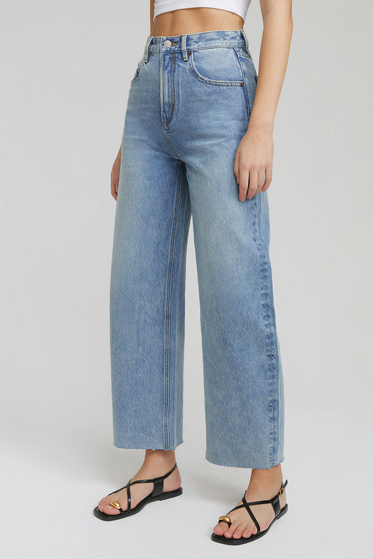 Moon Curve Raw Hem Crop Jeans HJ129 - JUSTLUXURY