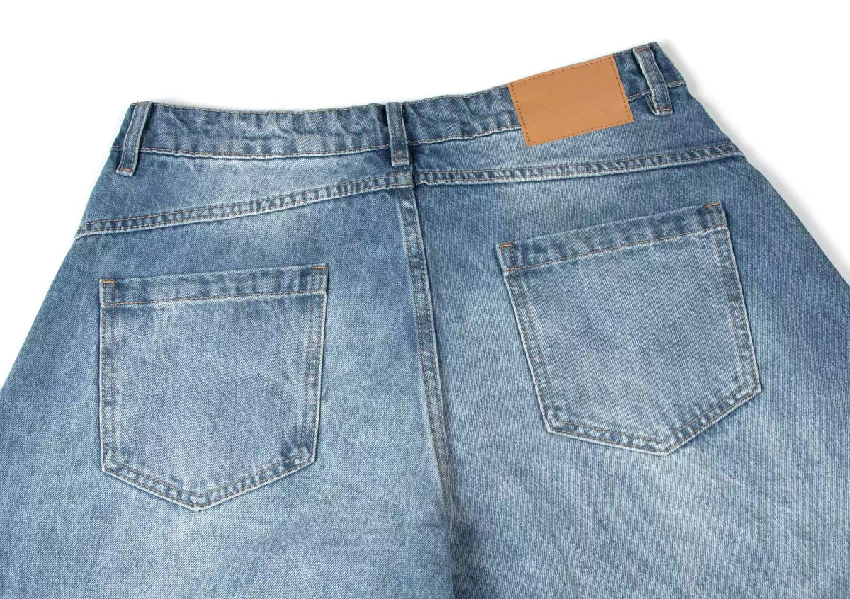 Wide-Leg Baggy Jeans