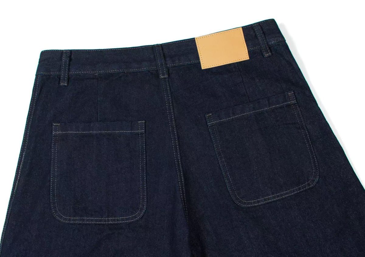 Wide-Leg Baggy Jeans