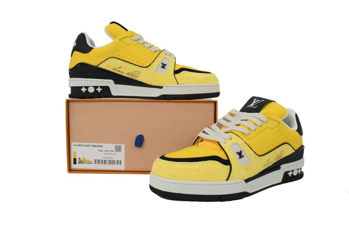 Monogram Arch Light Sneaker