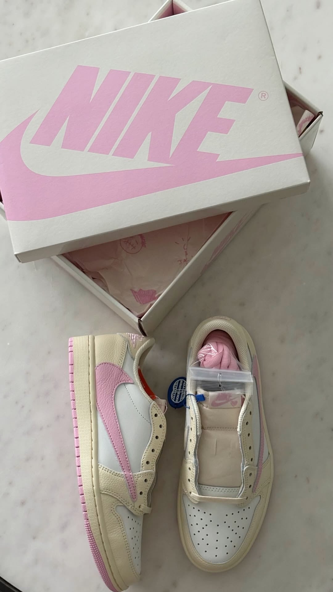 Travis Scott x Air Jordan 1 Low Soft Powder Pouring
