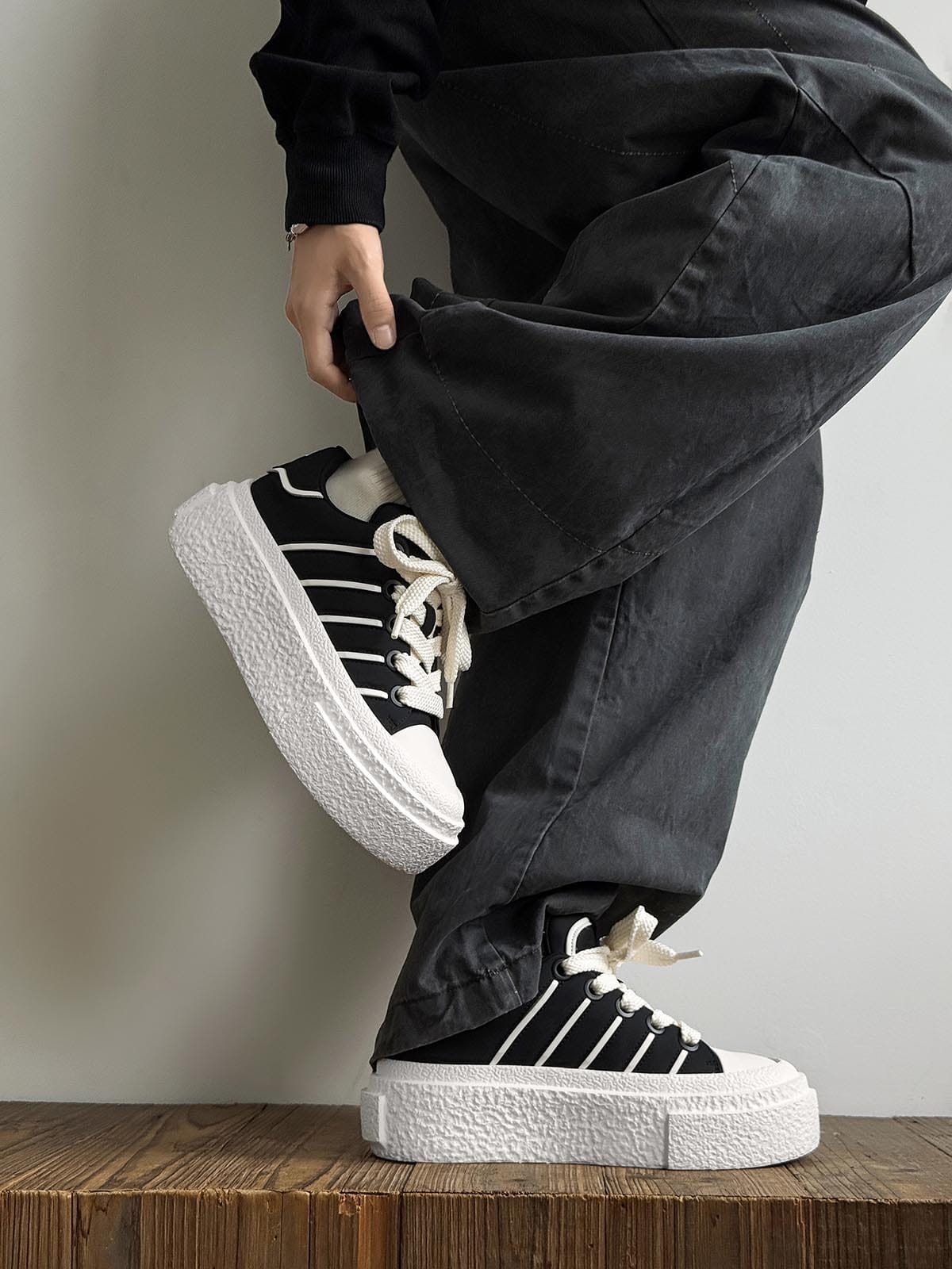 Sneakers Round Toe