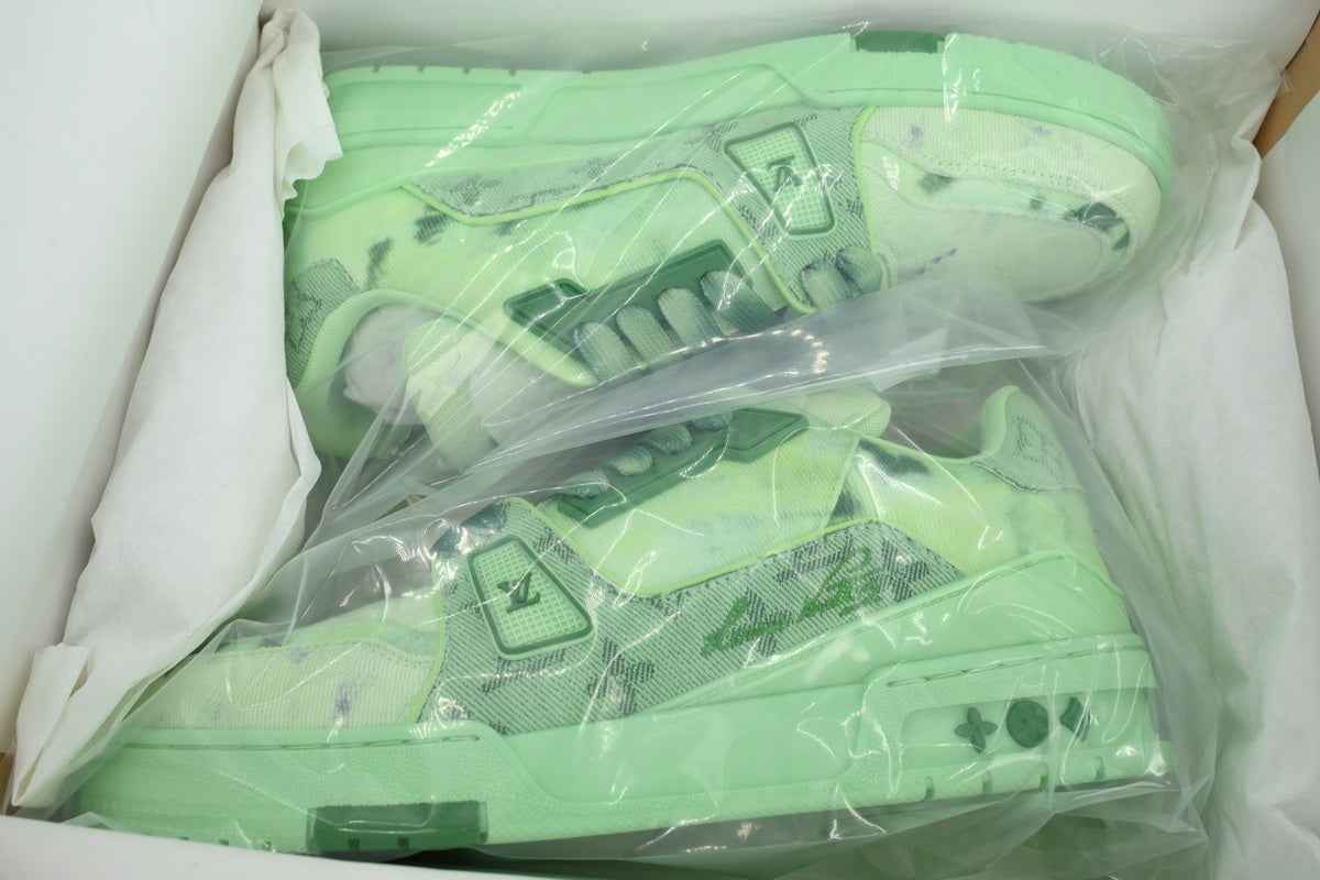 Monogram Arch Light Sneaker