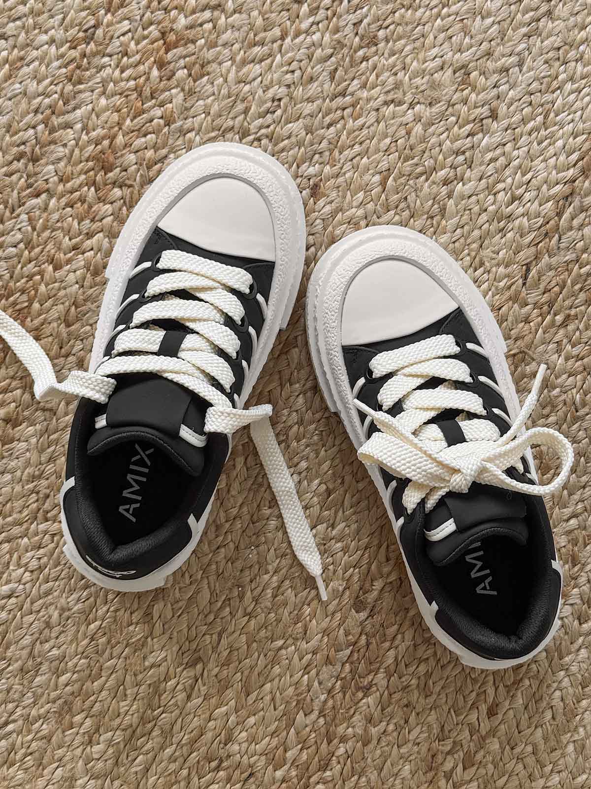 Sneakers Round Toe