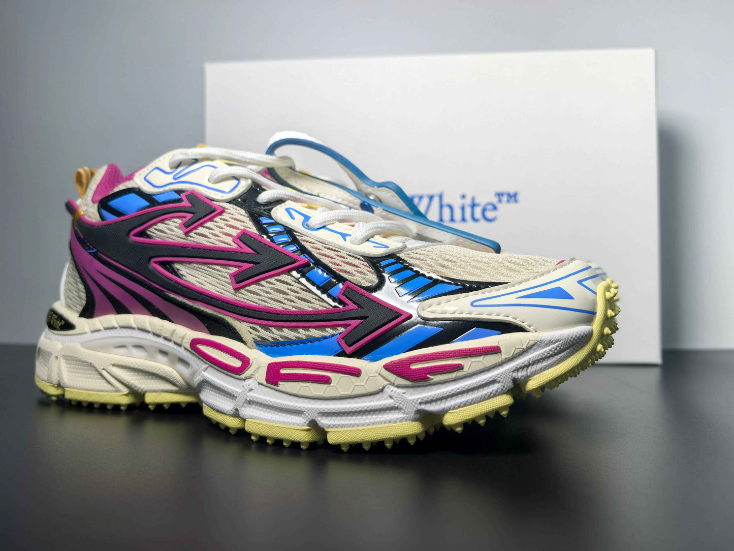 Off-White Runner 010