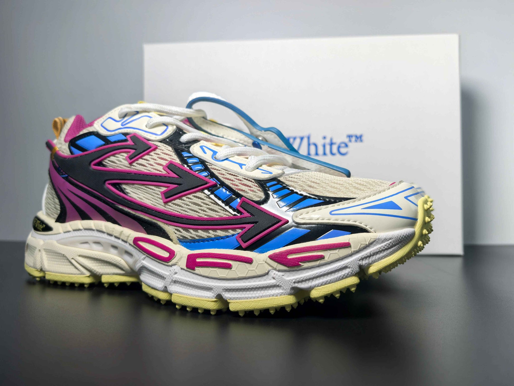 Off-White Runner 010