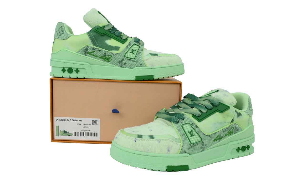 Monogram Arch Light Sneaker