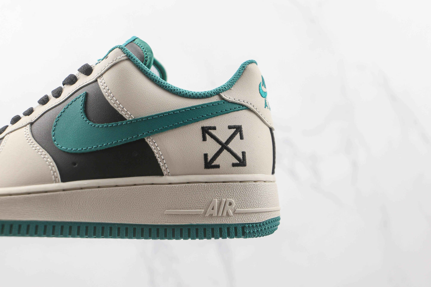 Custom - Air Force High OFF W UNISEX SneakerNational