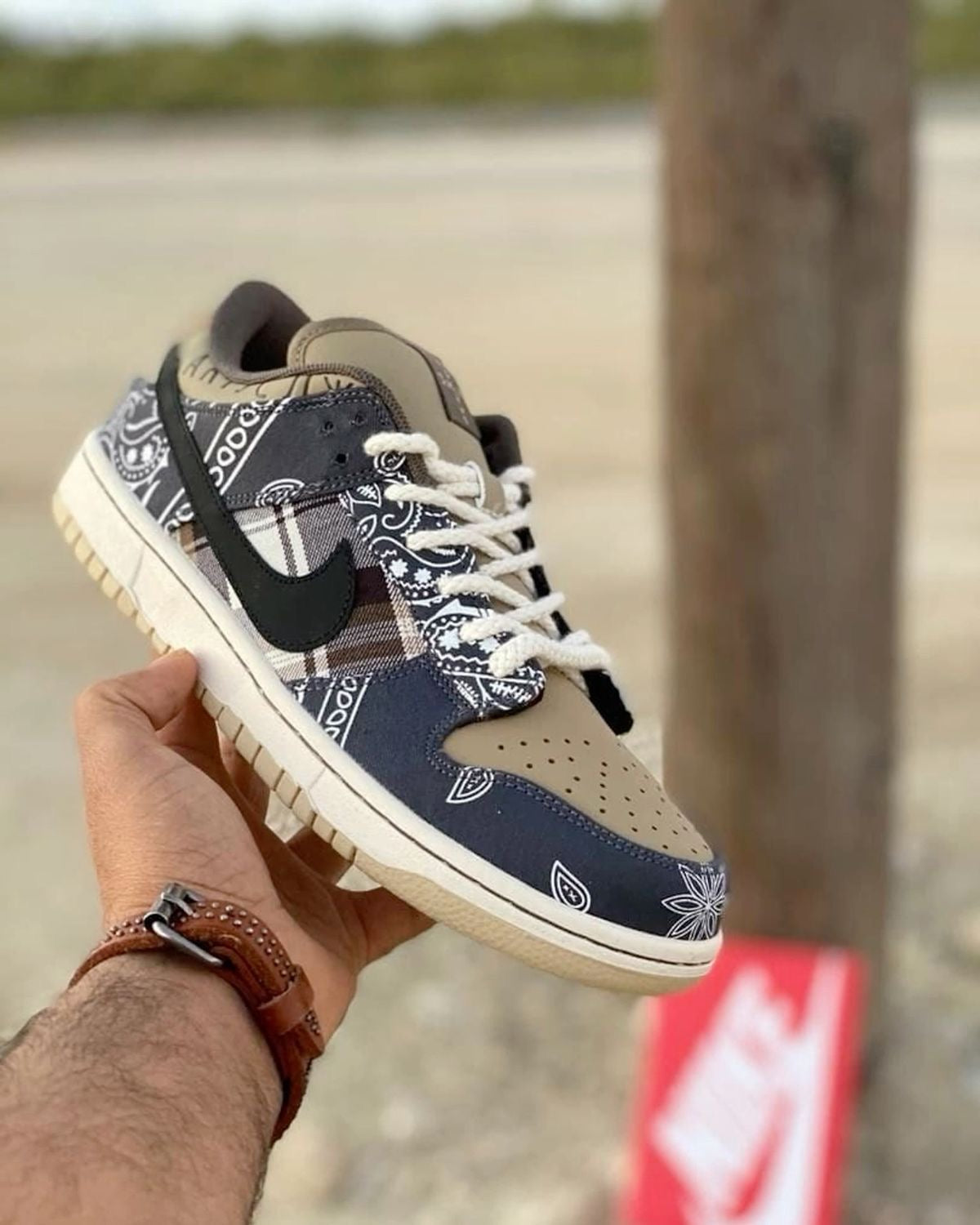 Travis Scott x SB Dunk Low QS 'Cactus Jack - Special Box