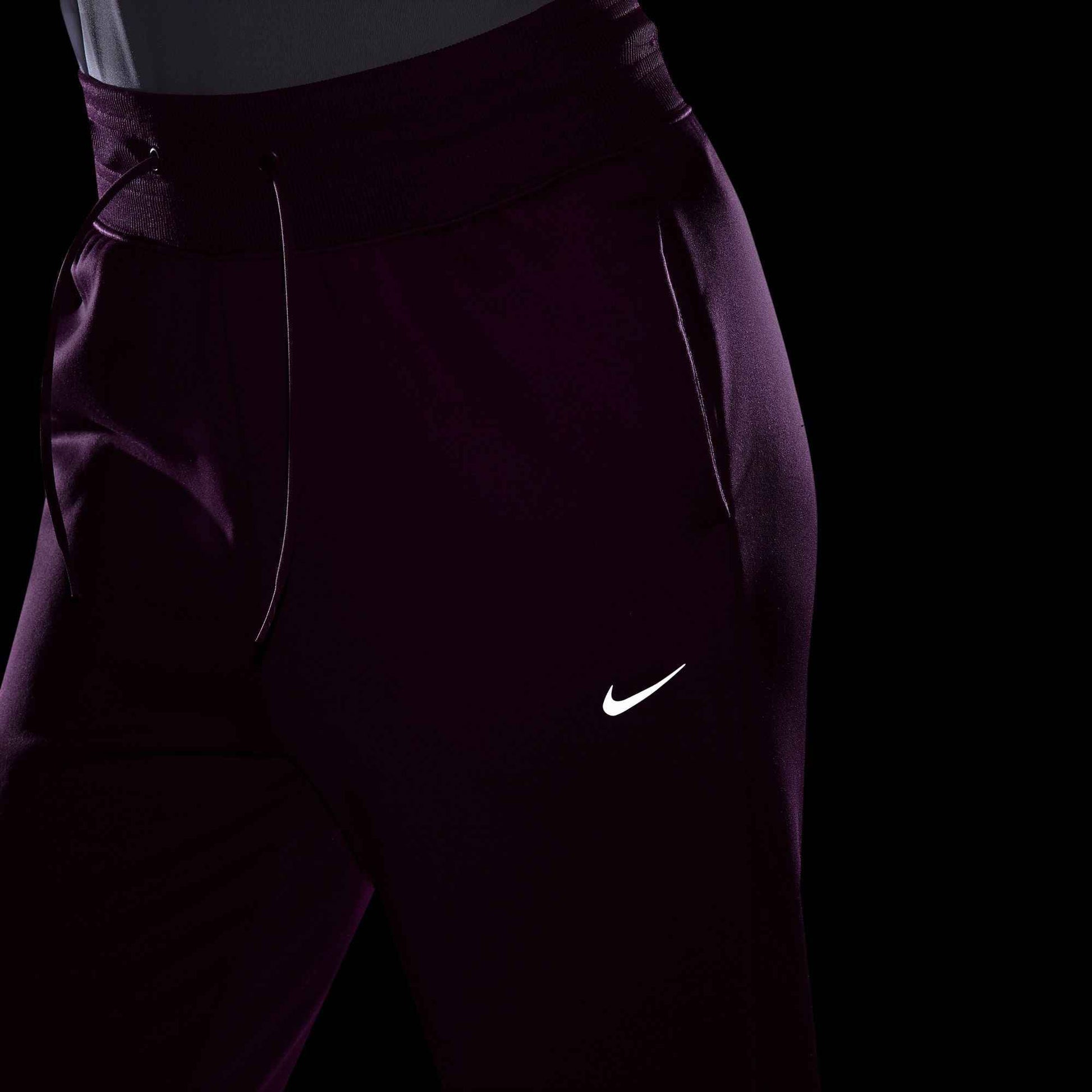 Nike Women's Therma-FIT One - Hot Fuchsia