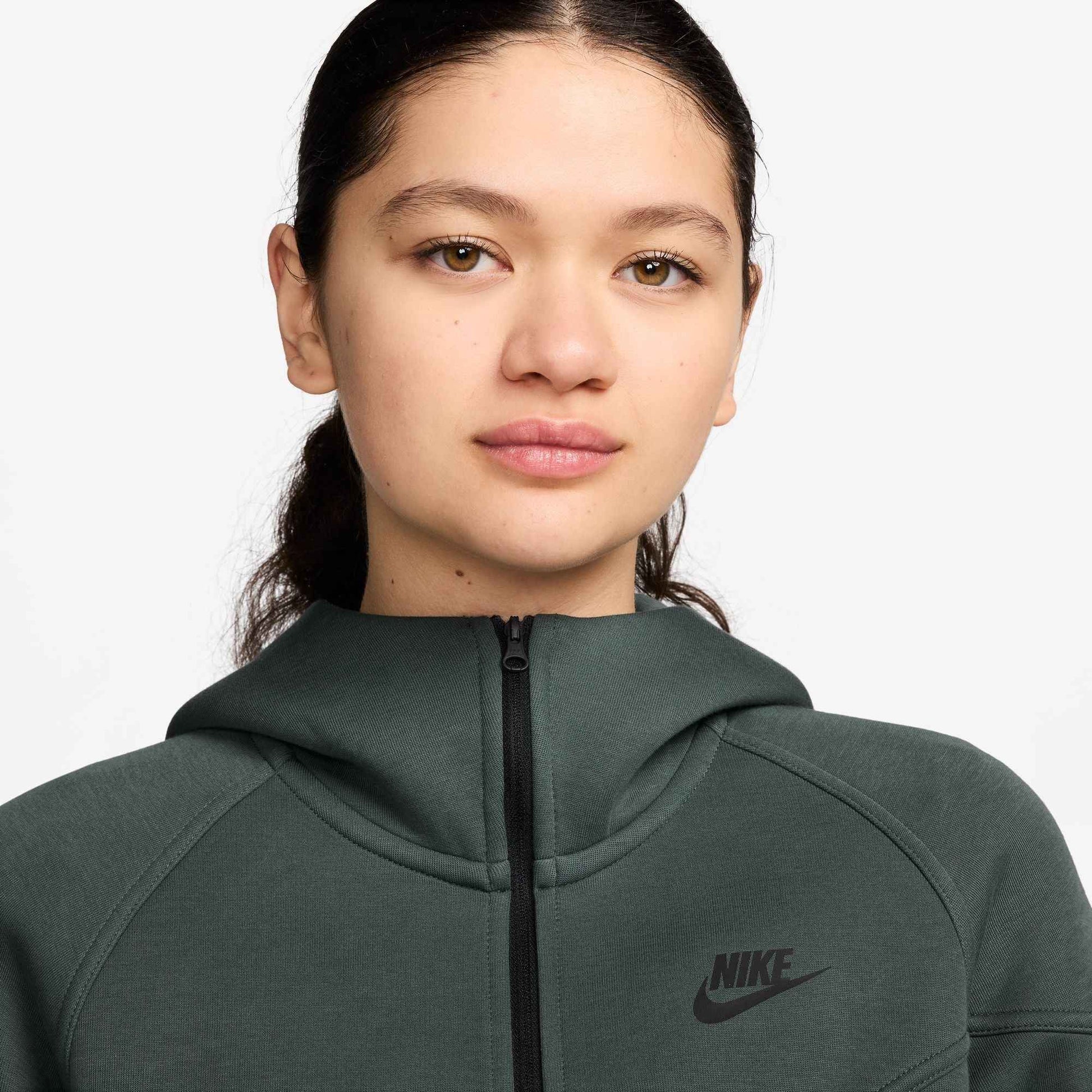Nike Womens Sportswear Tech Fleece Windrunner - Vintage Green
