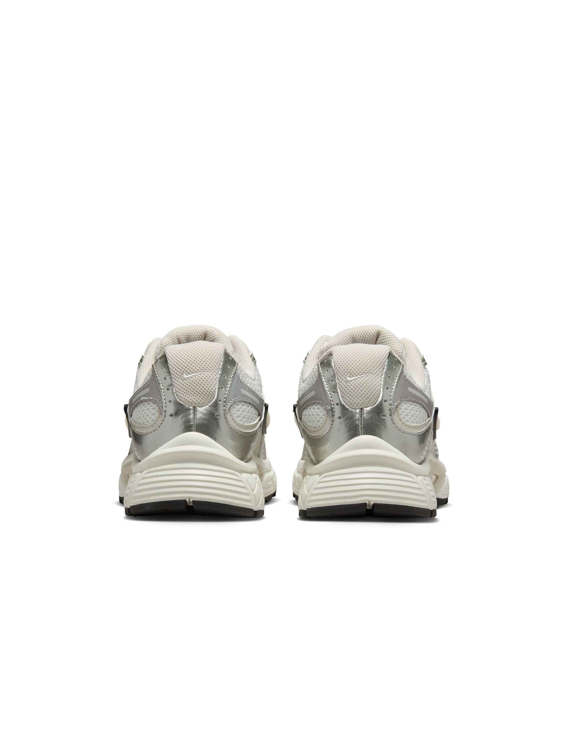 Nike Womens V5 Runner - Summit White