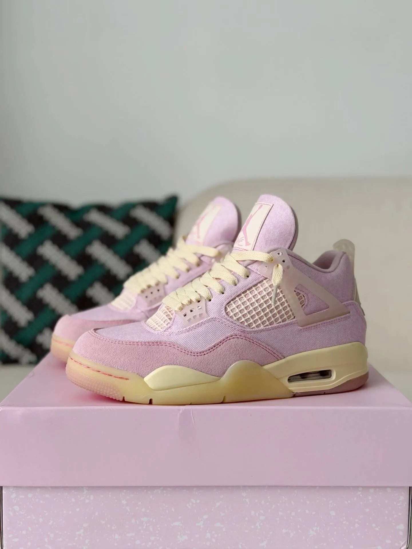 Air Jordan 4 Retro Iced Carmine Sneakers