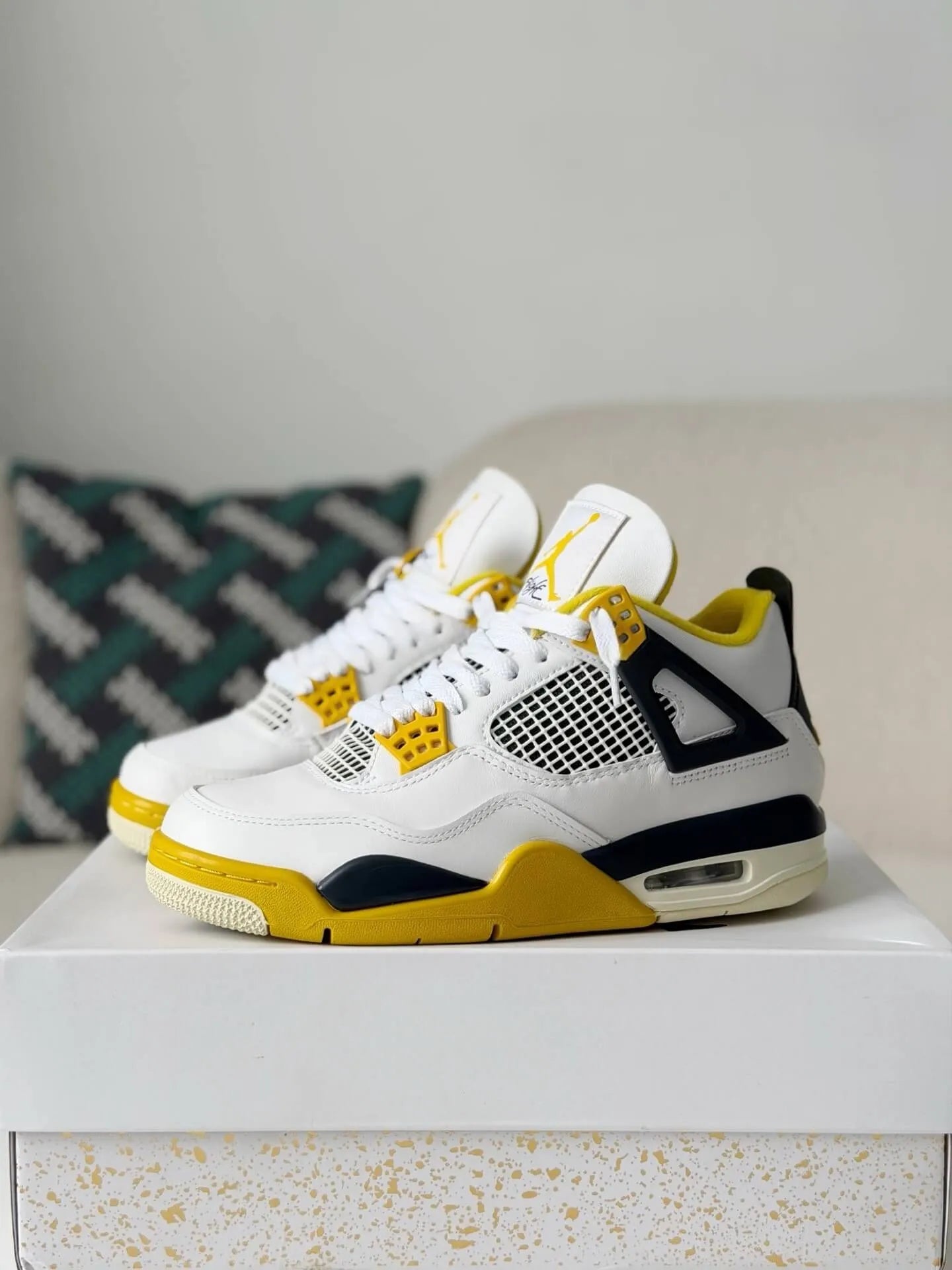 Air Jordan 4 Retro ‘Vivid Sulfur’ Sneakers