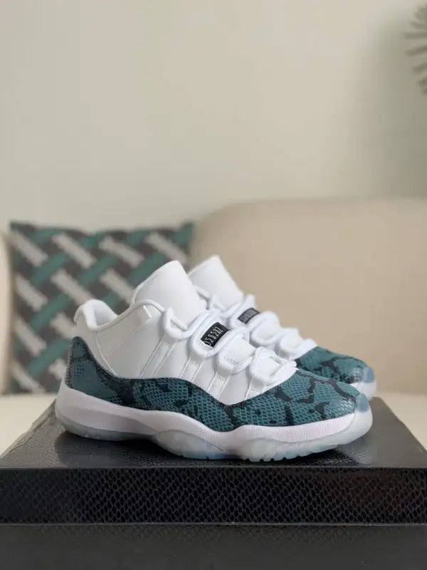 Air Jordan 11 Low “Navy Snakeskin”