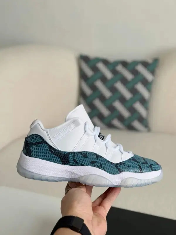 Air Jordan 11 Low “Navy Snakeskin”