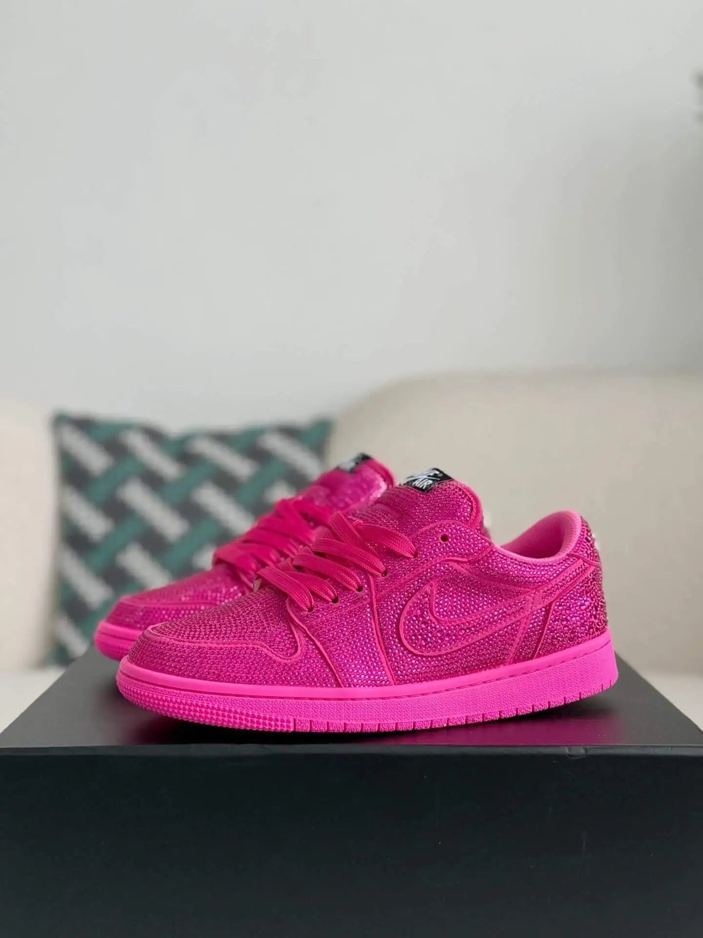 Air Jordan 1 Low “Pink Pop” Hot Pink