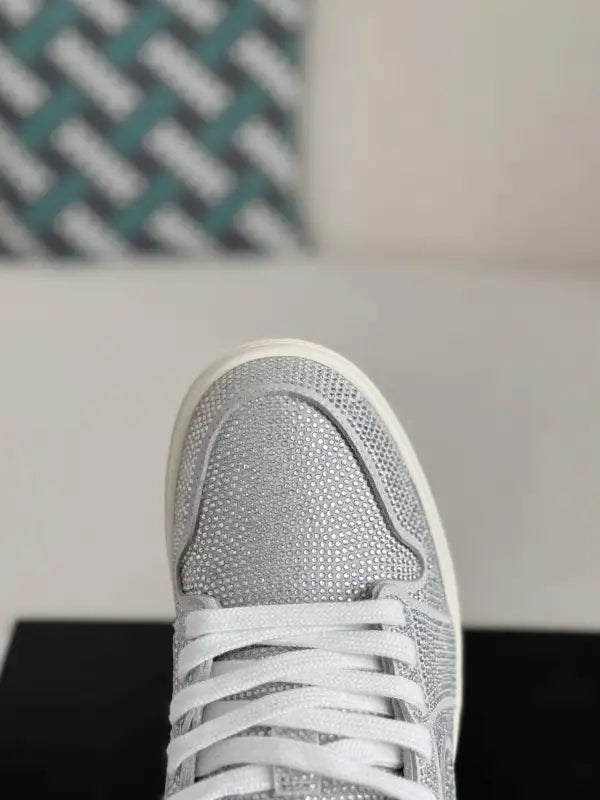 Air Jordan 1 Low “Platinum Sparkle” Silver
