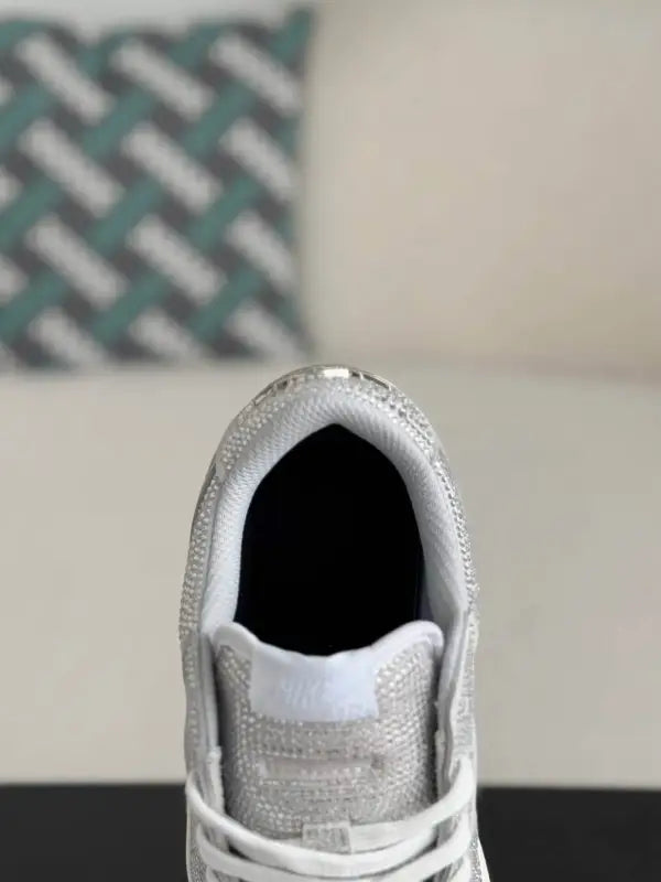 Air Jordan 1 Low “Platinum Sparkle” Silver