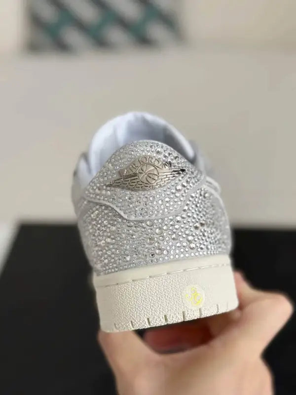 Air Jordan 1 Low “Platinum Sparkle” Silver