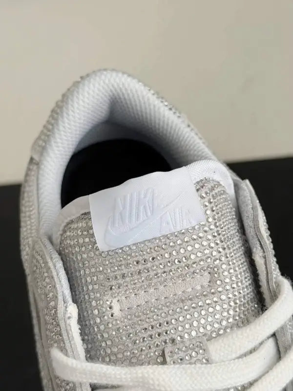 Air Jordan 1 Low “Platinum Sparkle” Silver
