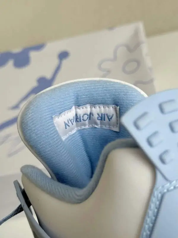 Air Jordan 4 Retro – Forget Me Not in White and light blue