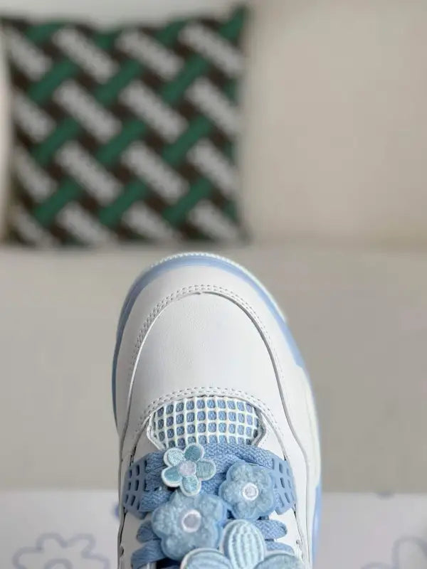 Air Jordan 4 Retro – Forget Me Not in White and light blue
