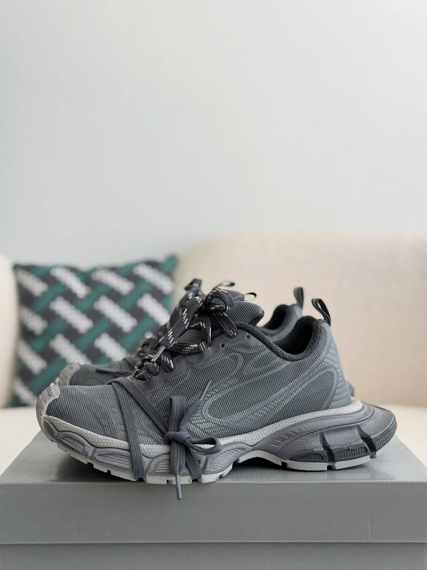 Balenciaga 3XL Sneaker – Anthracite / Dark Grey CUSTOM