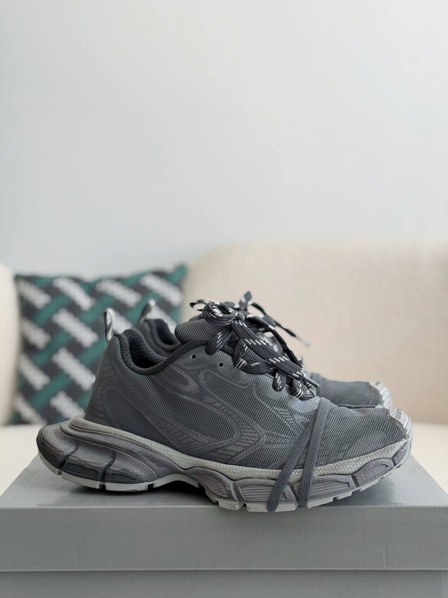 Balenciaga 3XL Sneaker – Anthracite / Dark Grey CUSTOM