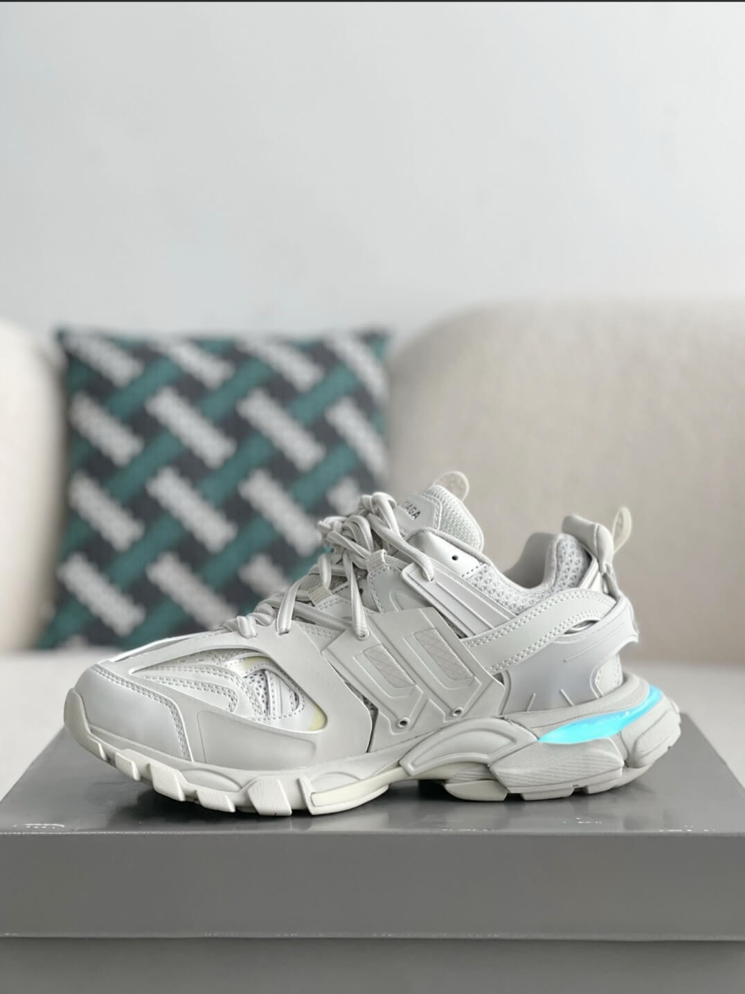 Balenciaga Track Sneaker LED – White / Light Grey CUSTOM