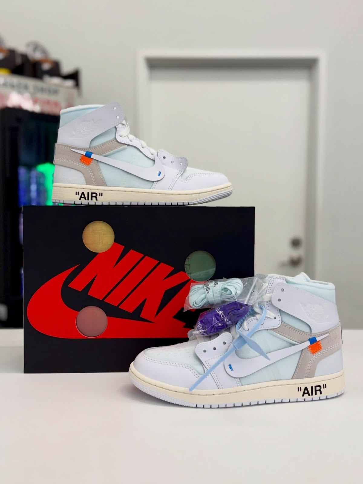 Air Jordan 1 OFF-White Virgil Abloh Sneakers