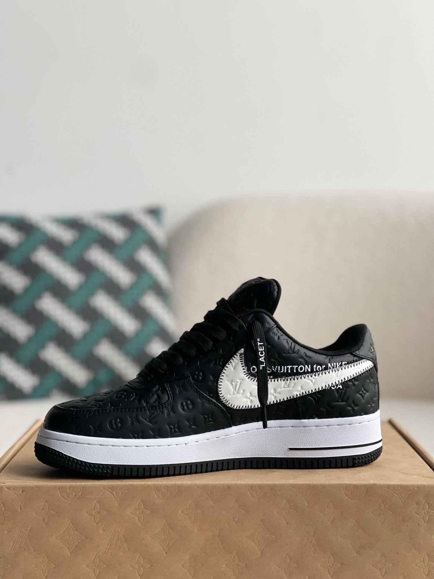 Air Force 1 Low – Black & White Monogram Leather