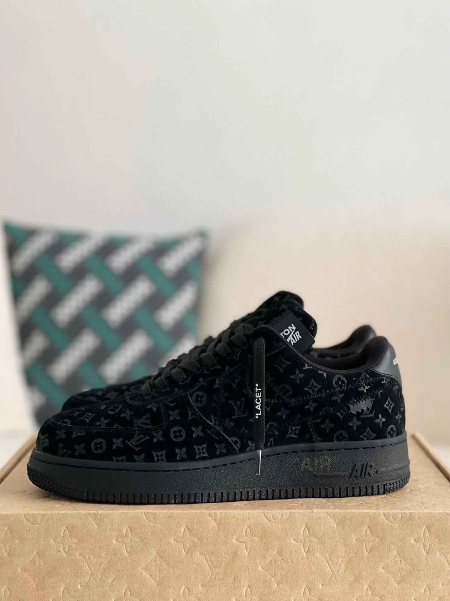 Air Force 1 Low Monogram Black Sneaker