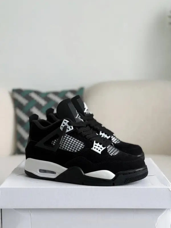 Air Jordan 4 Retro – Black and White “Oreo”