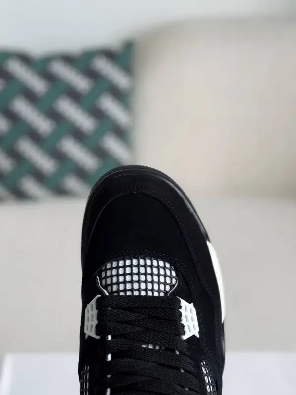 Air Jordan 4 Retro – Black and White “Oreo”