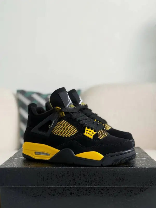 Air Jordan 4 Retro Thunder -black & Yellow