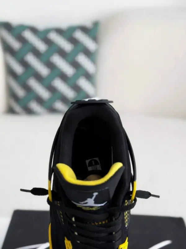 Air Jordan 4 Retro Thunder -black & Yellow